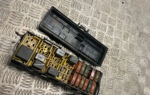 Jeep Grand Cherokee Fuse module