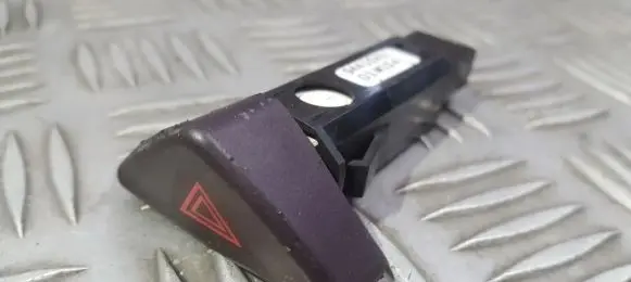 Volvo V70 Hazard light switch 9441045 01W154