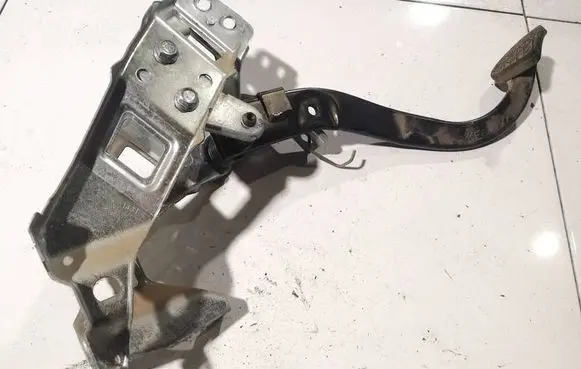 Opel Zafira A Brake pedal 