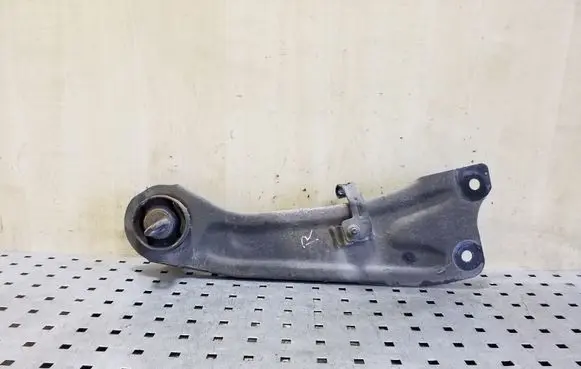 Rear control arm