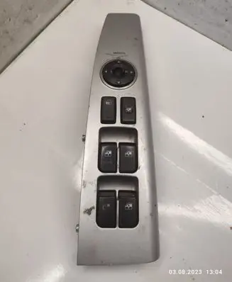Hyundai Santa Fe Electric window control switch 3714901110