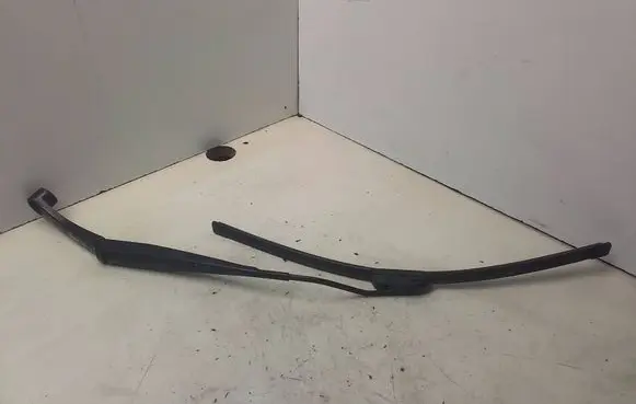 Chevrolet Cruze Front wiper blade arm 96910776 J3001LDD