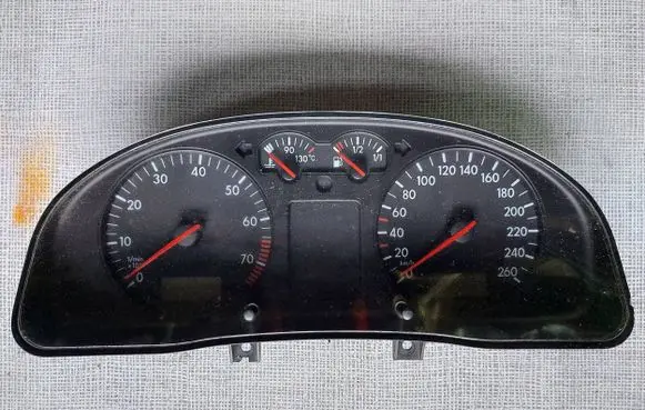 Volkswagen PASSAT B5 Speedometer (instrument cluster) 3B0919861B