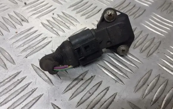 Volkswagen Golf IV Air pressure sensor 038906051