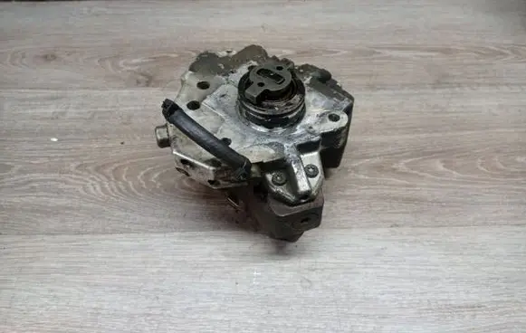 Volvo S80 Fuel injection high pressure pump