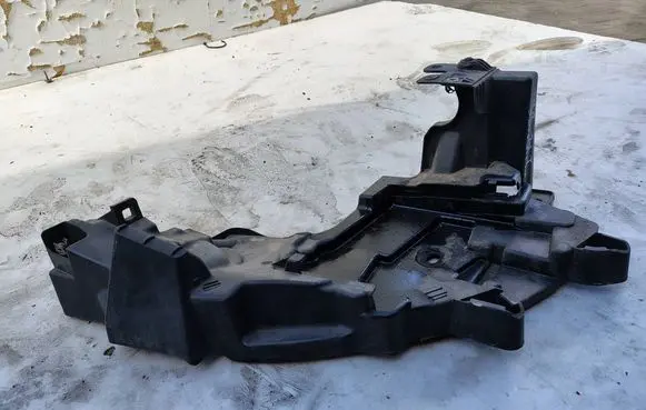 Renault Fluence Headlight/headlamp mounting bracket 622220012R