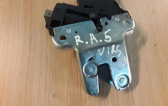 Audi A6 S6 C6 4F Tailgate/trunk/boot lock/catch/latch 4F5827505
