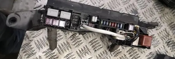 Toyota Corolla E120 E130 Fuse module
