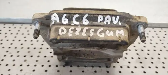 Engine mount bracket