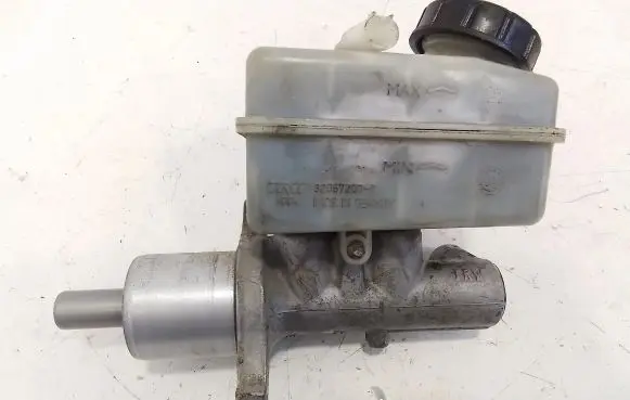 Mercedes-Benz A W169 Master brake cylinder