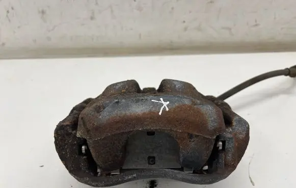Toyota C-HR I Front brake caliper 