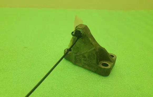 BMW 2 F45 Fuel pump bracket 8511628