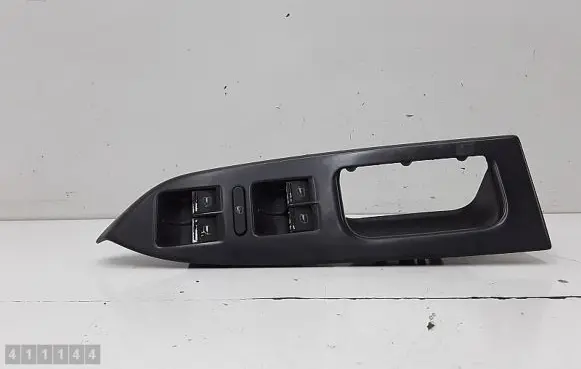 Volkswagen Touran I Electric window control switch 1T1867371F