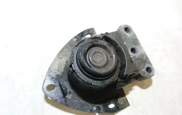 Volkswagen Polo III 6N 6N2 6NF Engine mount bracket