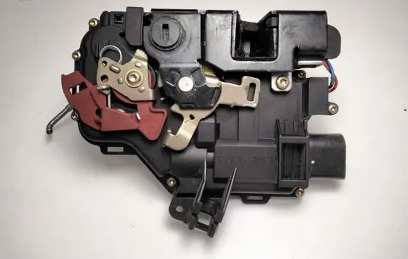 Audi A4 S4 B6 8E 8H Rear door lock 8E0839016C