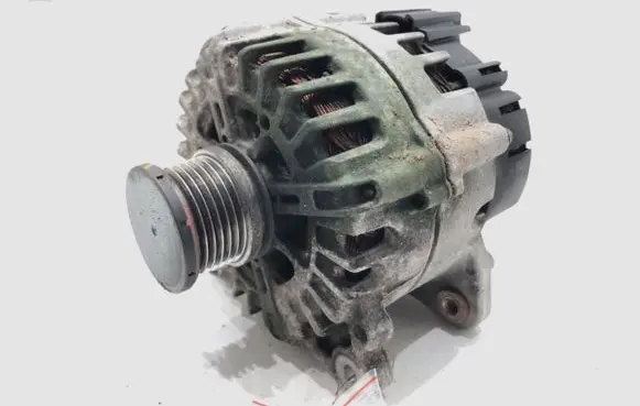 Audi A4 S4 B8 8K Generator/alternator 04L903017A