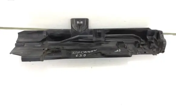 BMW 1 E81 E87 Radiator mount bracket 7524914 17107524914