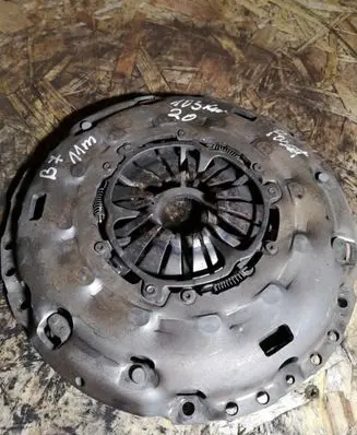 Volkswagen PASSAT B7 Pressure plate 124035410