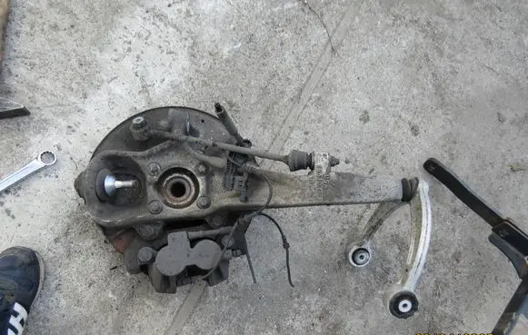 Mercedes-Benz ML W166 Front wheel hub 16610