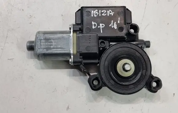 Seat Ibiza IV (6J,6P) Front door window regulator motor 6R0959802ED