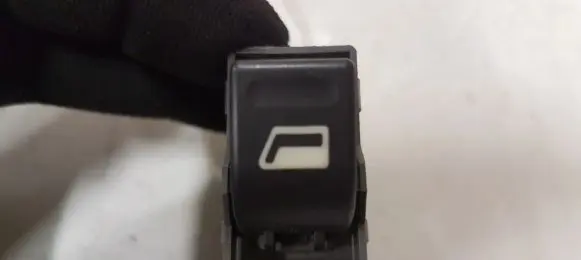 Peugeot 307 Electric window control switch M5059