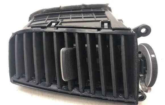 Hyundai Santa Fe Dash center air vent grill 974202B000