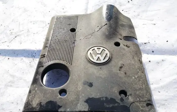 Volkswagen PASSAT B5 Engine cover (trim) 06b103935c
