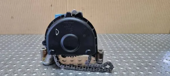 Volkswagen Polo V 6R Oil pump 03F115105D