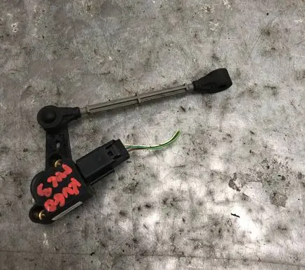 Headlight/headlamp level sensor