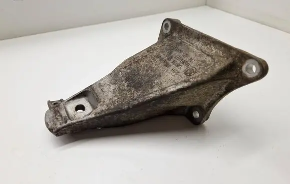 BMW 7 E65 E66 Engine mounting bracket 6754616