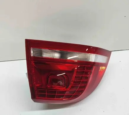Volkswagen Touareg II Rear/tail lights 7P6945207