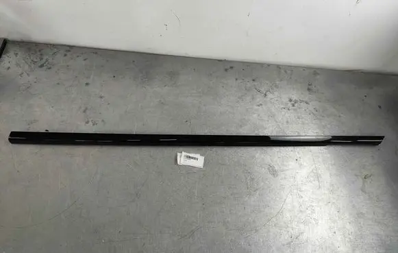 Mercedes-Benz CLA C118 X118 Front door glass trim molding A1187200900