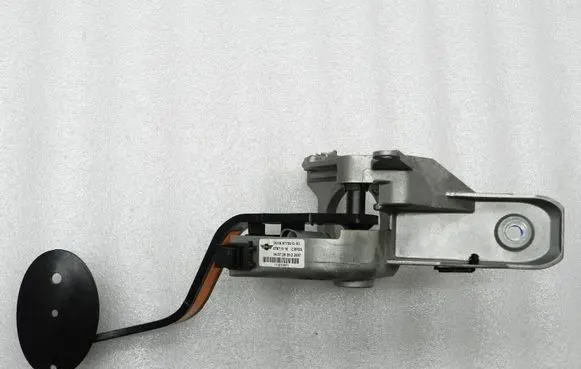 Mini One - Cooper Coupe R56 Brake pedal bracket assembly 35106795833