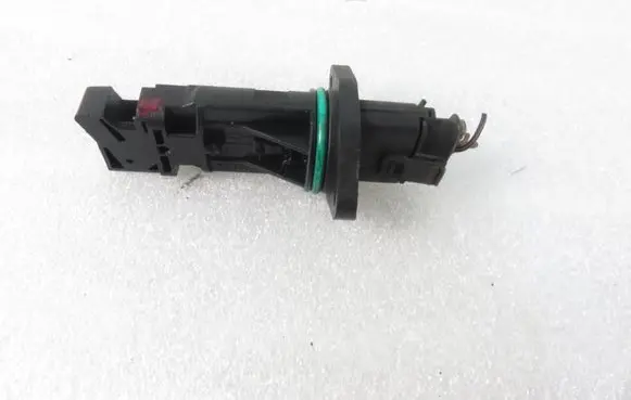 Chrysler Voyager Mass air flow meter F00C2G2054