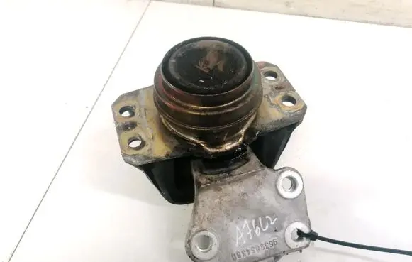 Citroen C4 I Engine mount bracket 9638854380