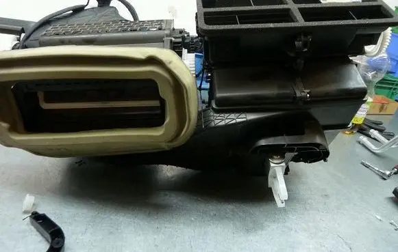 Opel Astra L Heater blower radiator 39060891