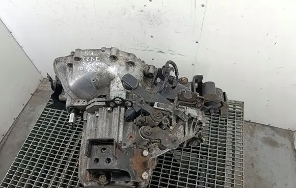 KIA Ceed Manual 6 speed gearbox S828JC