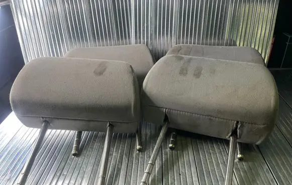 Volkswagen Caddy Front seat headrest
