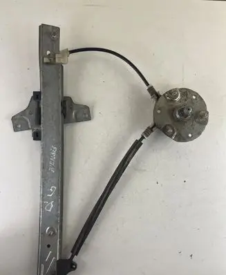 Toyota Avensis T220 Rear door manual window regulator 