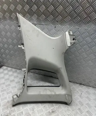 Volkswagen Tiguan (C) pillar trim 5N0867287 M6453