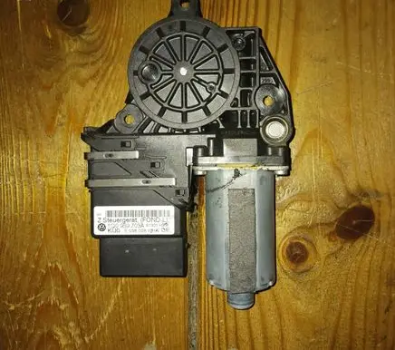 Volkswagen Eos Rear door window regulator motor 1Q0959703A