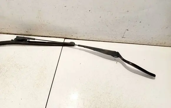 Ford C-MAX I Front wiper blade arm 3m5117526ab