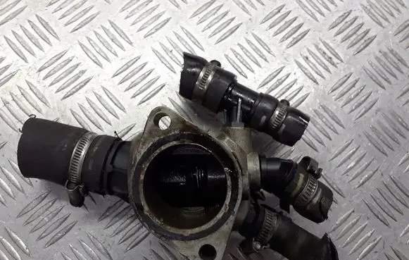 Alfa Romeo 147 Thermostat/thermostat housing 