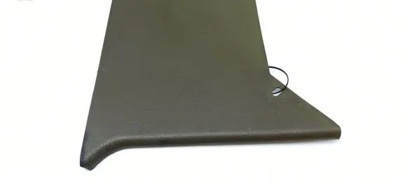 Foot area side trim