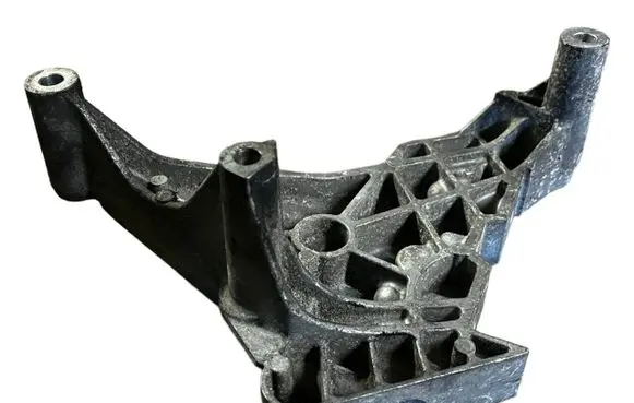 Volkswagen PASSAT B6 Engine mounting bracket 03G199207F