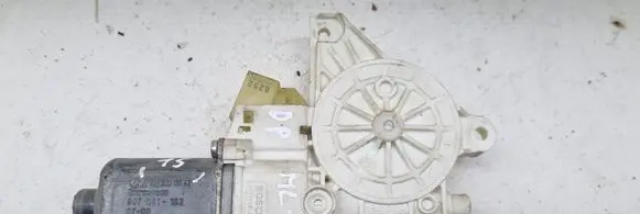Mercedes-Benz ML W164 Front door window regulator motor A2518200842