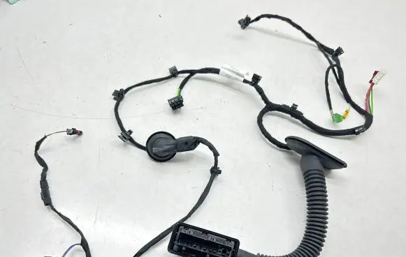 Mercedes-Benz EQC Rear door wiring loom A2535406331