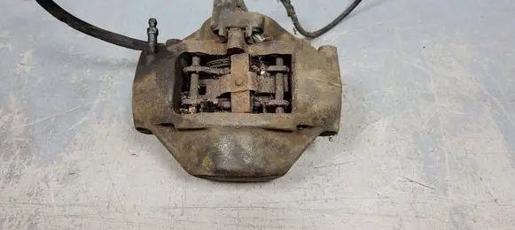 Mercedes-Benz 200 300 W123 Front brake caliper