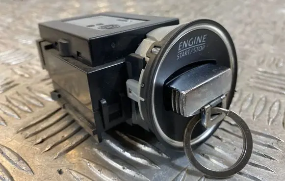 Volkswagen PASSAT B6 Ignition lock 3C0905843R 33303401 12401901422319