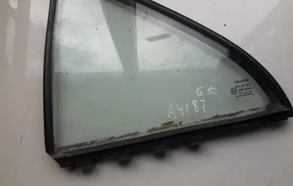 Toyota Avensis T250 Rear vent window glass 